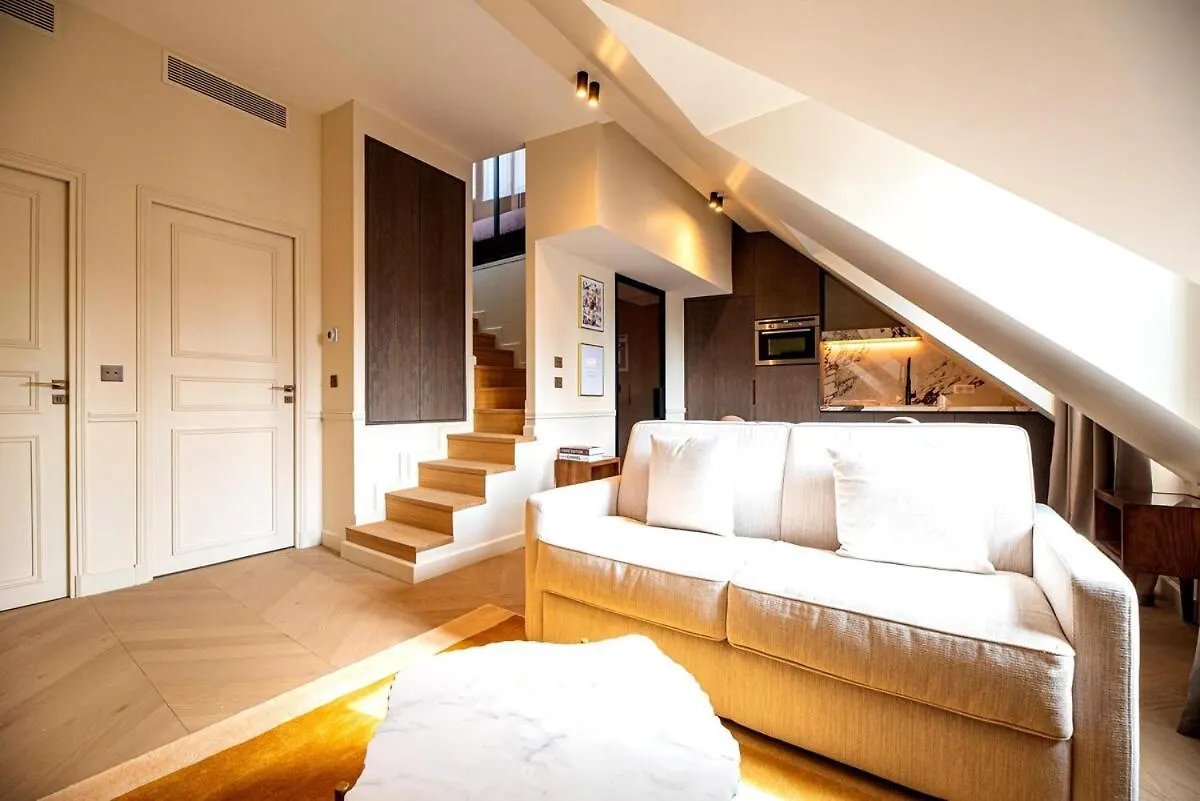 Enjoy Parisian Life In An Elegant Flat - Le Marais Apartment